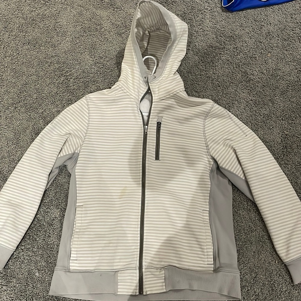 Lulu lemon sweater size US large